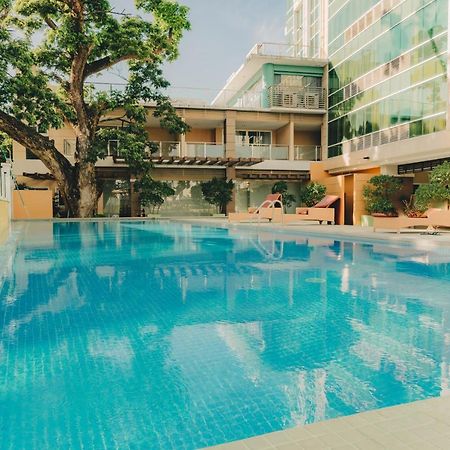 Ayala Mall 10Mins Walk Cebu City Apartment & Pool Esterno foto